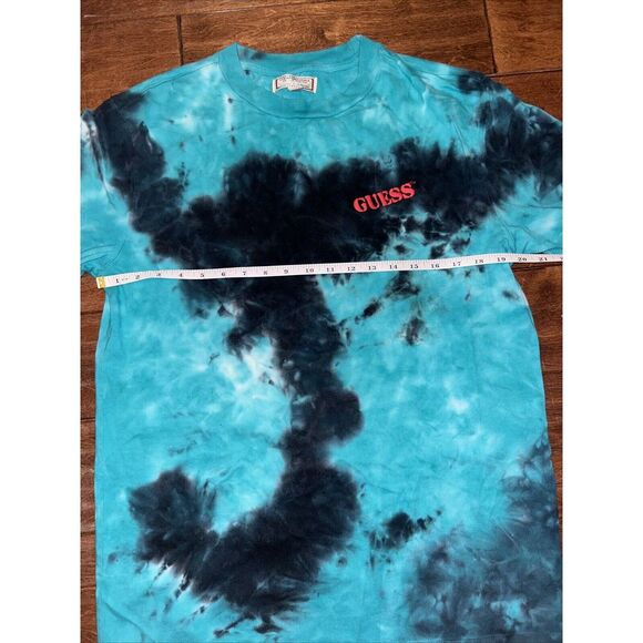 Guess Mens Tie Dye Short Sleeve T-Shirt Aqua with nautical flags Size Small Used - Picture 6 of 7